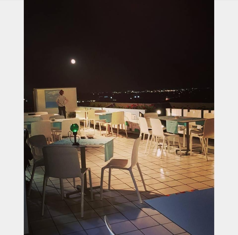 Hotel Intervallo Torre Lapillo Buitenkant foto